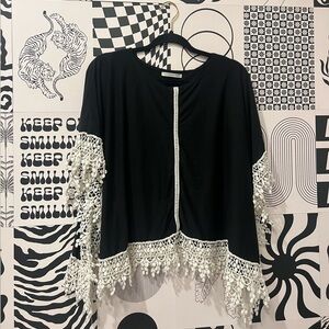 🖤 Crochet Trim Poncho 🖤